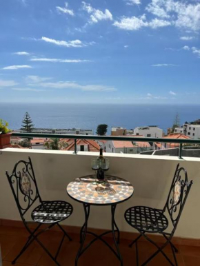 Sea view T2 Relax Apartment with parking by MadeiraBest4you